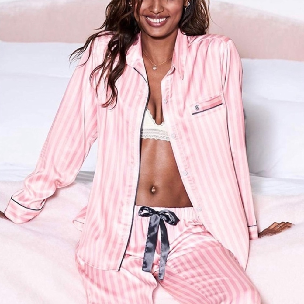 Victoria Secret Satin Long Pajama Set, size XL, Pink Stripe - New!
